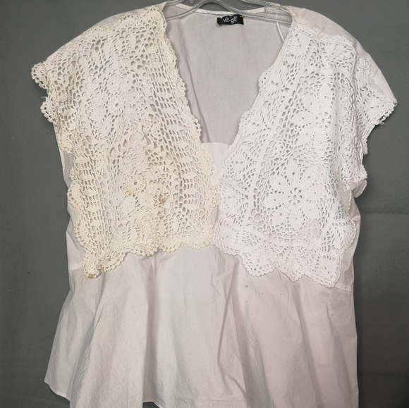 STUNNING Upcycled Cottagecore Crochet WHITE cotton top - Picture 4 of 10